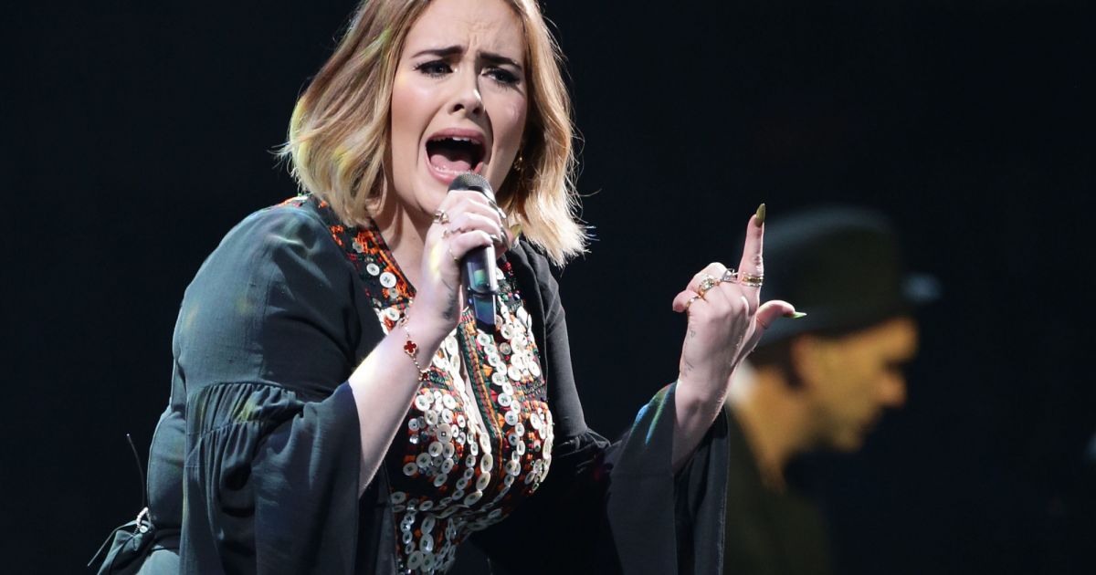 Adele : Effondre et malade, elle prend une dcision radicale !