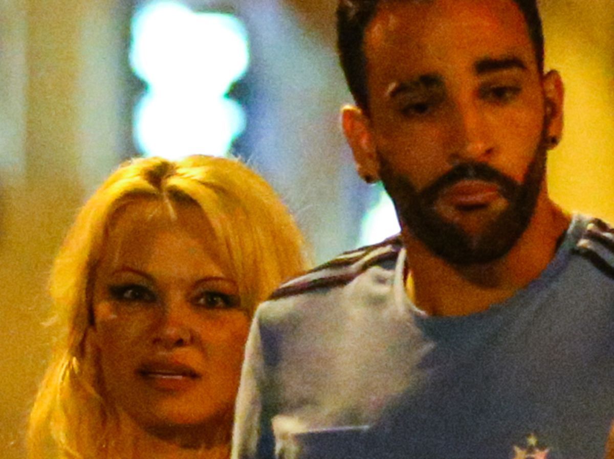 Adil Rami et Pamela Anderson s'installent  Marseille : toutes les infos sur leur nid d'amour