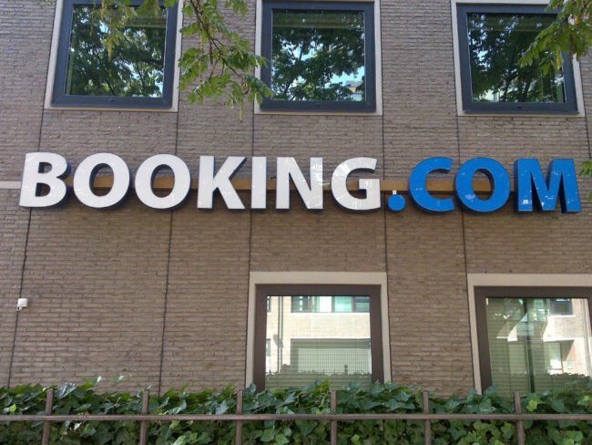 http://www.sen360.com/img/article/booking-com-est-dans-le-collimateur-du-fisc-francais-505589.