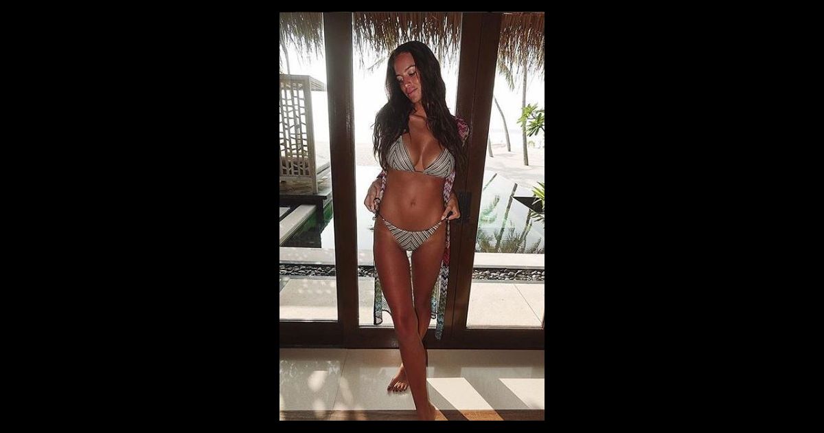 Jade Lagardre : Bombesque en bikini avec ses enfants aux Maldives