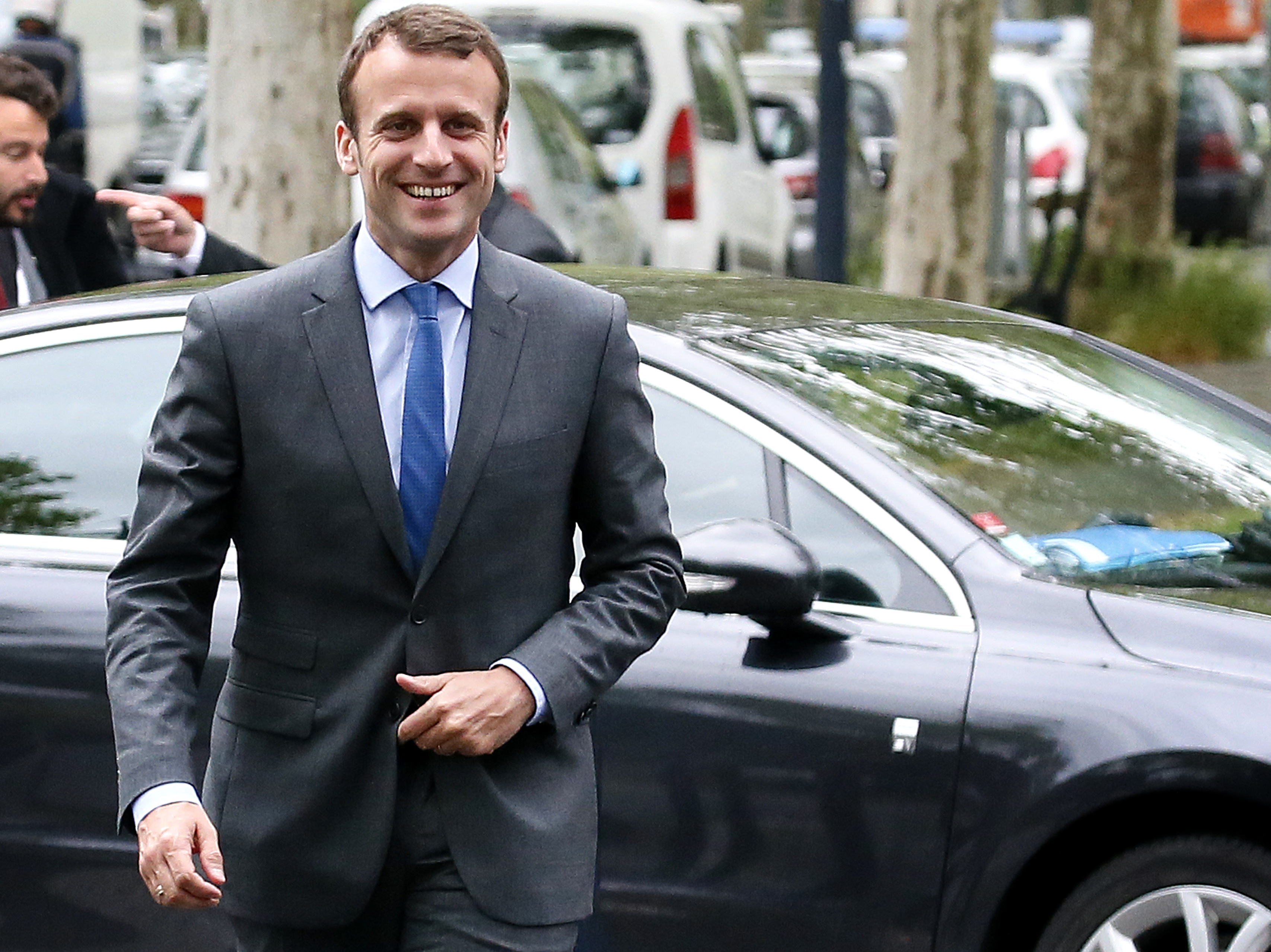 http://www.sen360.com/img/article/le-20h-people-le-nouveau-surnom-tres-drole-d-emmanuel-macron-et-les-betises-de-segolene-royal-504403.jpg