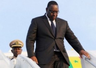 Les voyages de Macky Sall en question