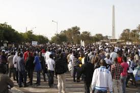 Place de la Nation: Socit civile, patronat...