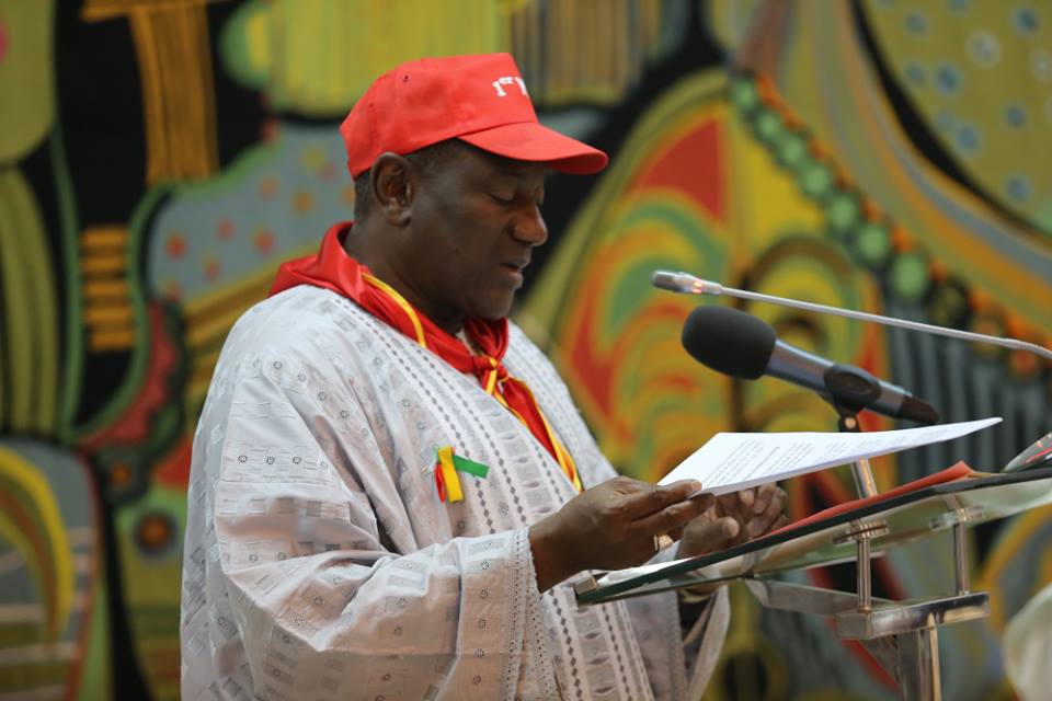 Une subvention de 300 millions aux syndicats