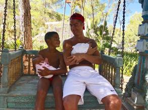 Ce que vous ne savez pas sur les jumeaux de Cristiano Ronaldo