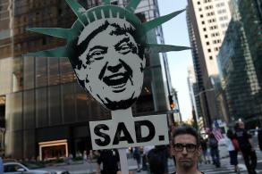 Etats-Unis: plusieurs marches dimanche pour demander la destitution de Donald Trump