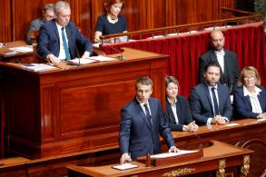 France: ractions mitiges aprs le discours d'Emmanuel Macron  Versailles