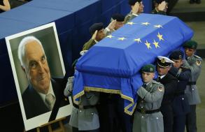L'Europe rend un hommage sans prcdent  Helmut Kohl