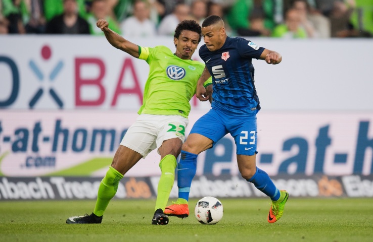 Mercato: le PSG s'intresserait  Luiz Gustavo
