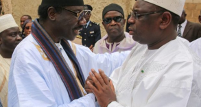 rappel-a-dieu-du-khalife-general-des-tidianes-macky-a-tivaoune-avec-une-forte-delegation-pour-presenter-les-condoleances-de-la-nation...