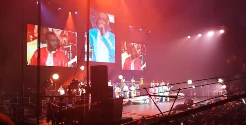 http://www.sen360.com/uploads/2017/12/youssou-ndour-nanette-ada-live-a-bercy-948527.jpg