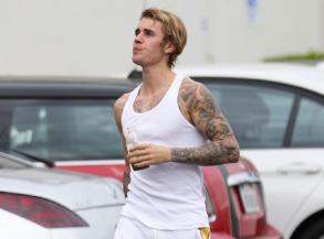 En marcel et en sueur, Justin Bieber est plus sexy que jamais !