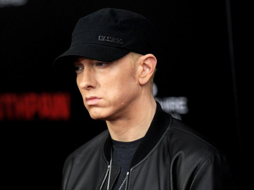 http://www.sen360.com/uploads/2018/01/je-suis-du-bon-cote-des-choses-eminem-se-paye-donald-trump-968310.jpg