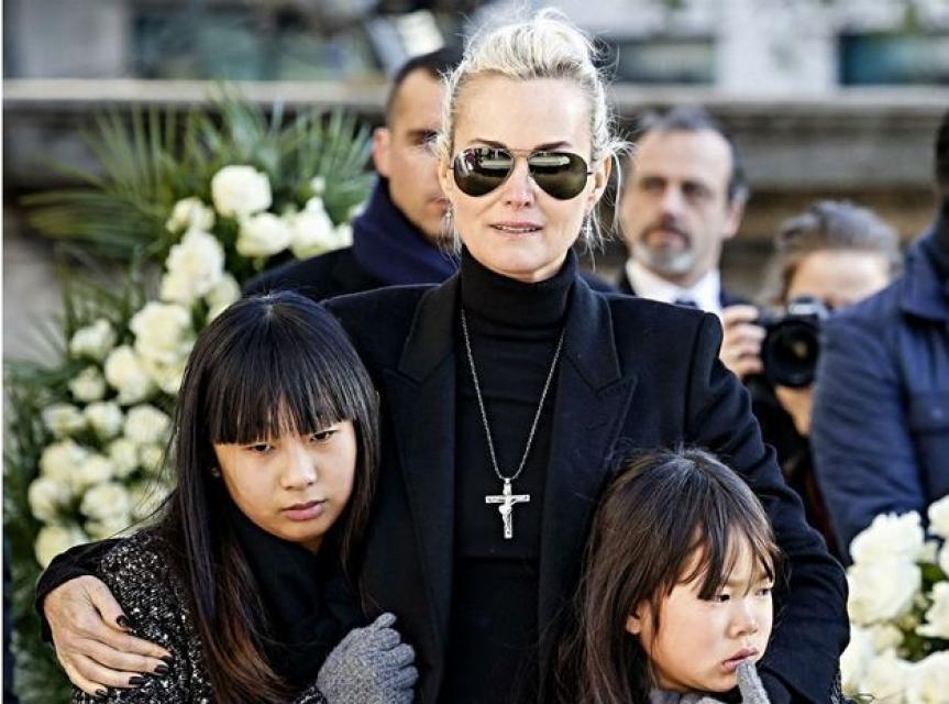 Laeticia Hallyday : alors qu'elle vivrait recluse, aurait retir ses filles de l'col?