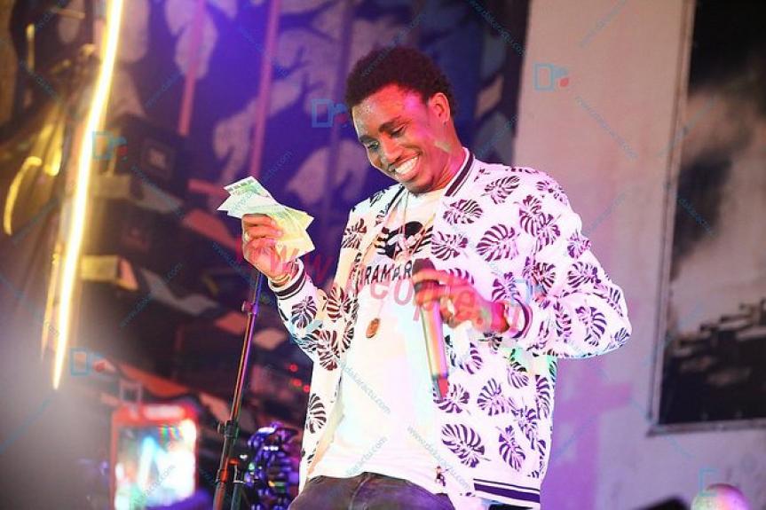 http://www.sen360.com/uploads/2018/01/les-images-de-la-soiree-black-whithe-party-de-wally-ballago-seck-au-penc-mi-968384.jpg