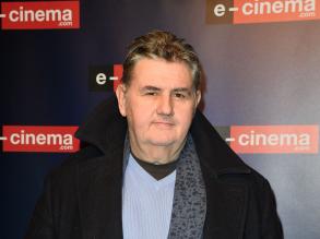 Pierre Mns, de nouveau opr, poste une photo de son lit d'hpital