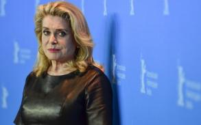 tribune-sur-le-harcelement-deneuve-assume-mais-presente-ses-excuses-aux-victimes-d-apos-agression