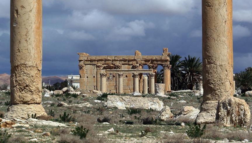 http://www.sen360.com/uploads/2018/02/syrie-la-future-reconstruction-de-palmyre-un-travail-long-et-minutieux-975891.jpg