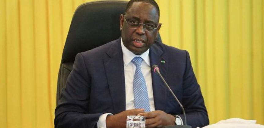 Macky suit la situation de trs prs